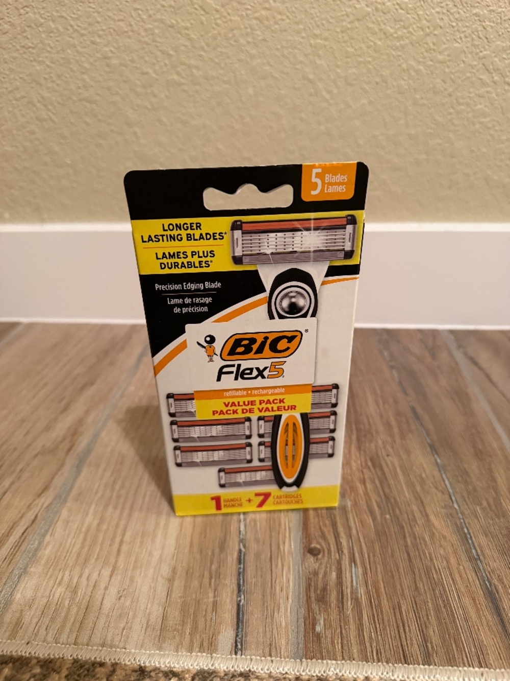 NWT Bic Flex 5 razor- 1handle +7 cartridges